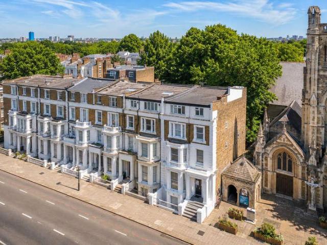 Flat for sale in Notting Hill, Greater London