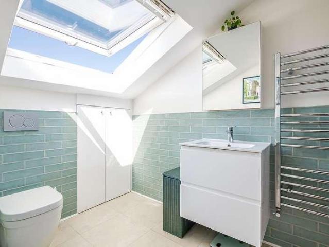 Flat for sale in Camberwell, Greater London