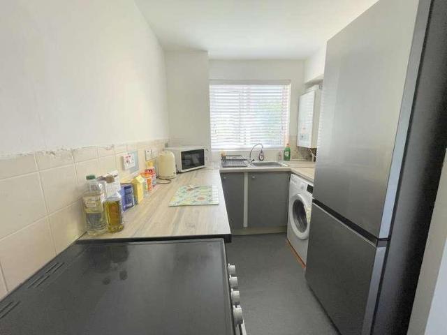 Flat for sale in Brightlingsea, Dale Hill