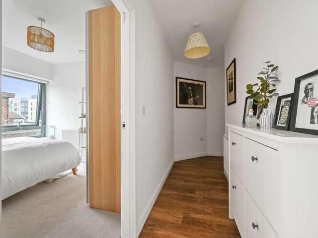 Flat for sale in Dollis Hill, Greater London