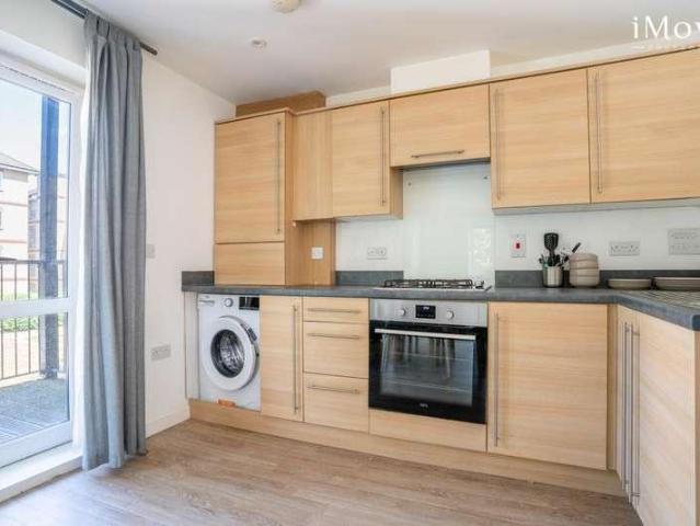 Flat for sale in Crystal Palace, Greater London