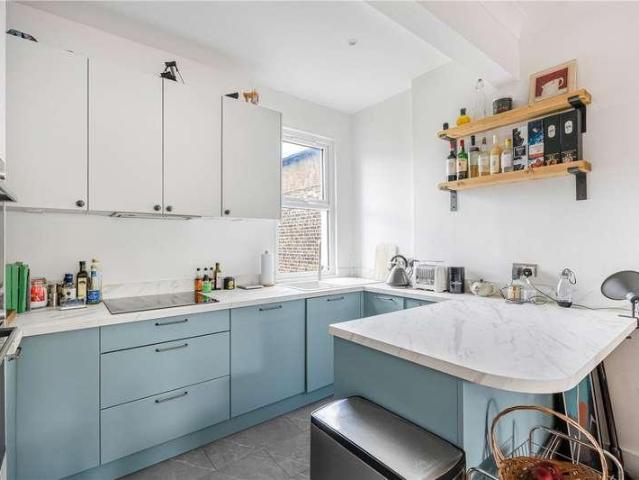 Flat for sale in Crouch End, Greater London