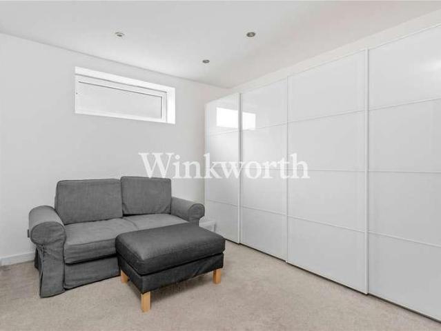 Flat for sale in Greater London