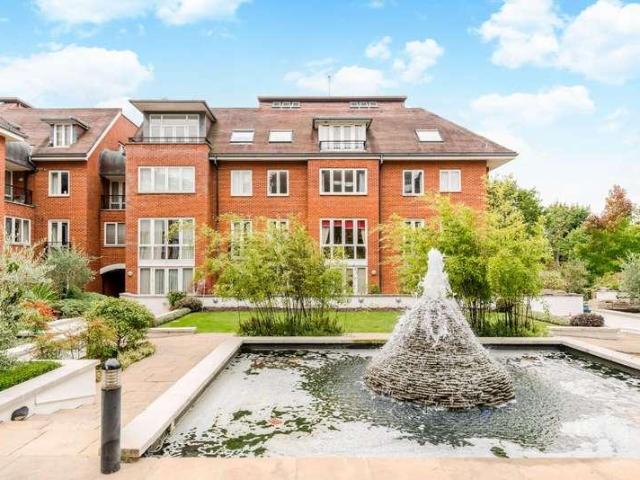 Flat for sale in West Hampstead, Greater London
