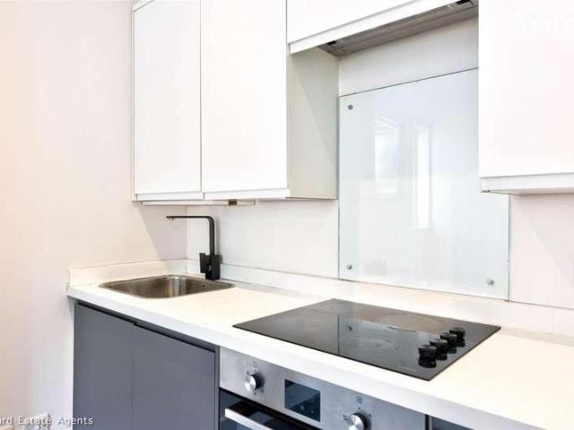 Flat for sale in Round Hill, Brighton & Hove