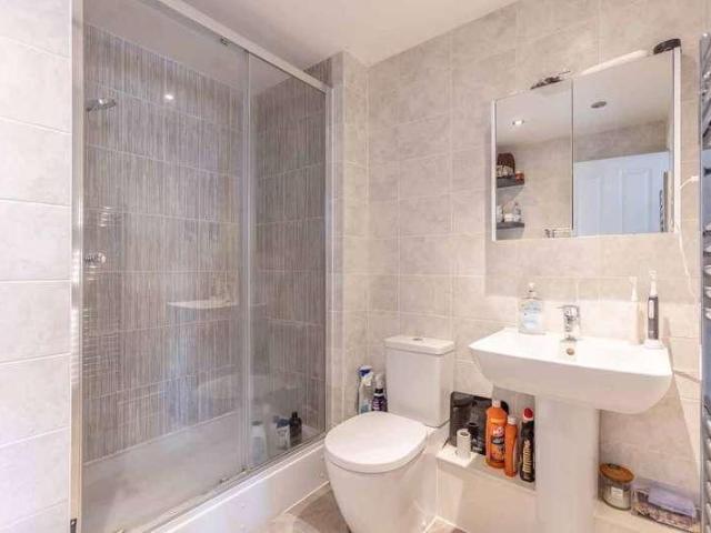 Flat for sale in Chalfont St. Peter, Denham