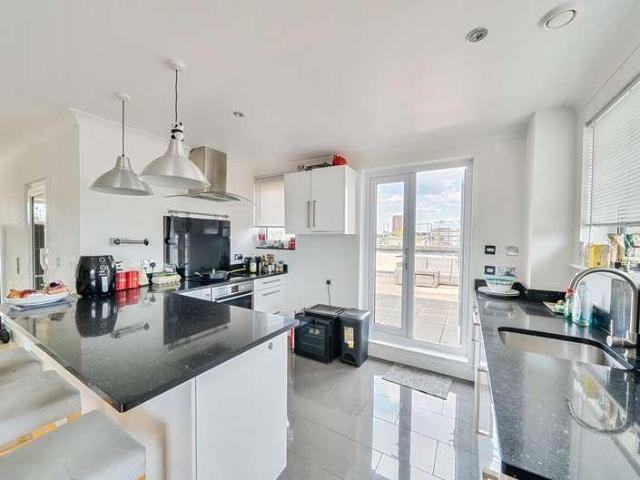 Flat for sale in St Mary's, City Of Southampton
