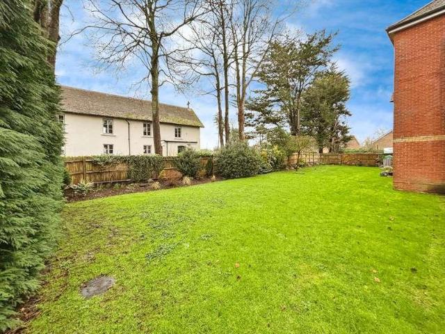 Flat for sale in Horseport, Ashurst Bridge