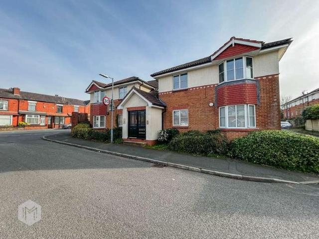 Flat for sale in Fernhill Gate, Lee Bank