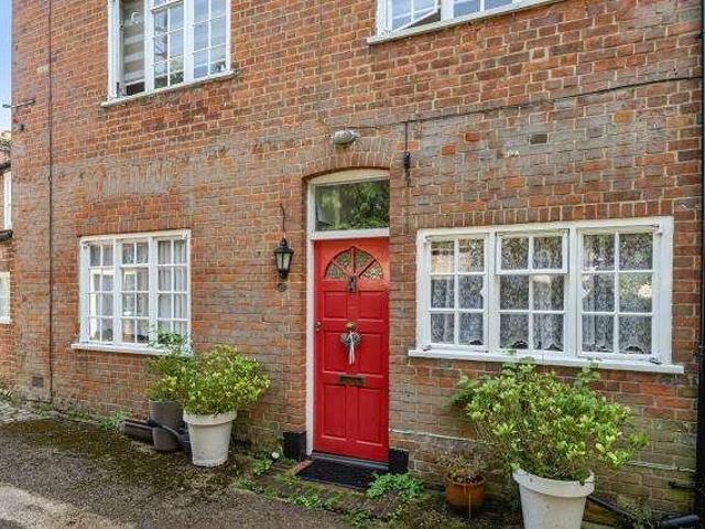 Flat for sale in Amersham