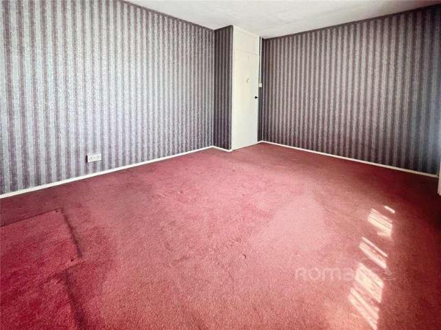 Flat for sale in North Town, Aldershot