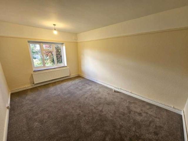 Flat for sale in Salisbury, Wiltshire