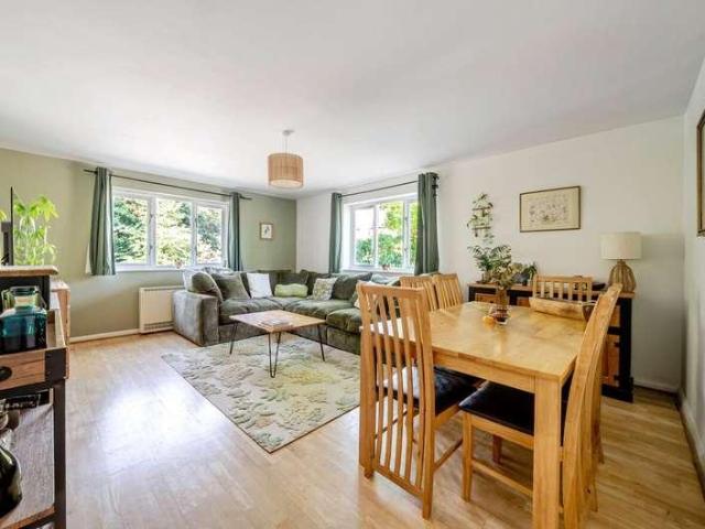Flat for sale in Guildford Park, Westborough
