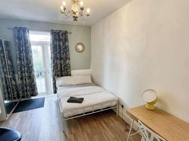 Flat for sale in Balsall Heath, Birmingham