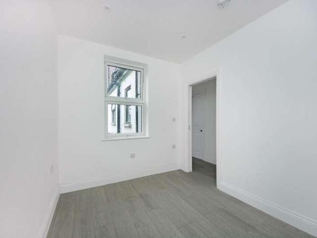Flat for sale in London Borough of Ealing, Hanwell