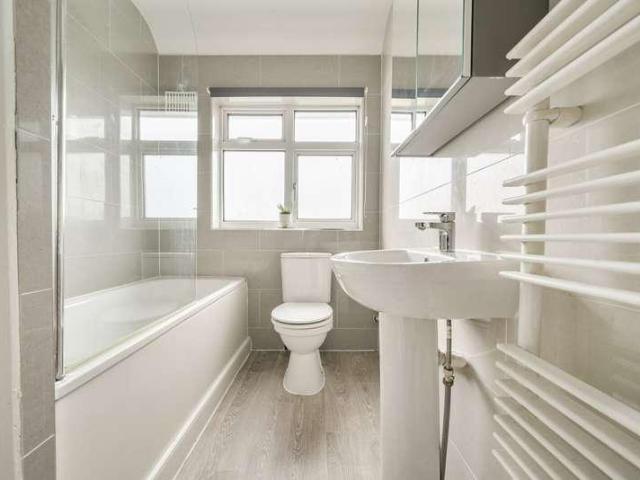 Flat for sale in Ham, Greater London