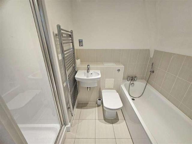 Flat for sale in Longport, The Bridge