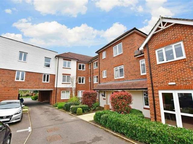 Flat for sale in Epping, Essex