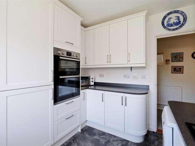 Flat for sale in The Bridge, Kent