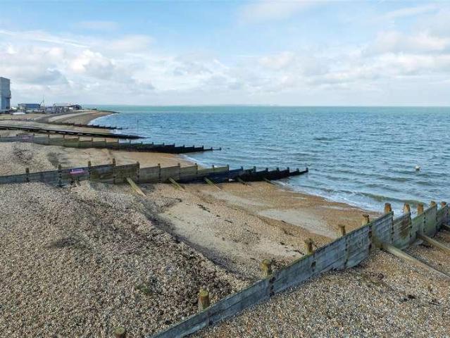Flat for sale in Kingsdown Park, The Bridge