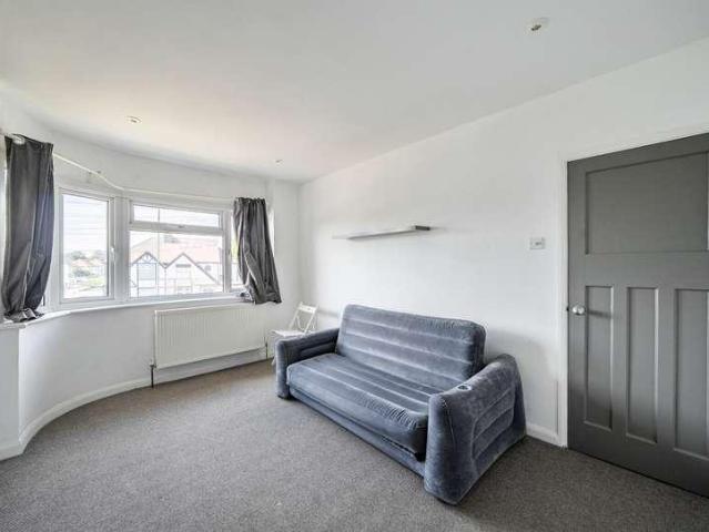 Flat for sale in The Wrythe, Greater London