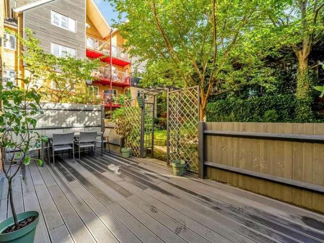 Flat for sale in London Borough of Hounslow, Greater London