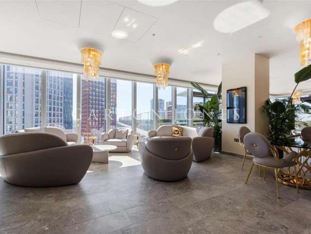 Flat for sale in Vauxhall, Greater London
