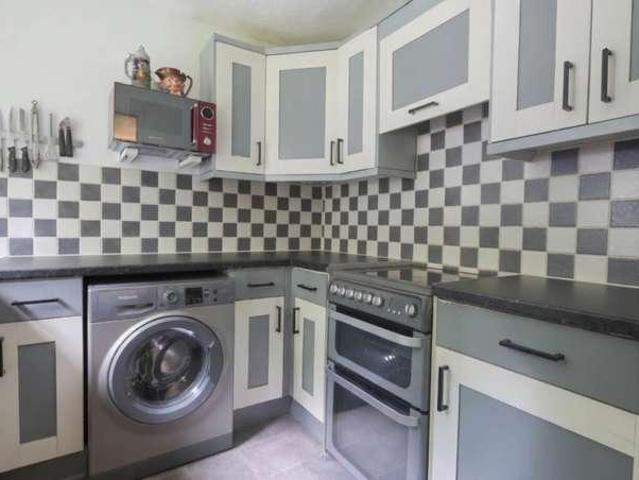 Flat for sale in Hatfield, Fretherne