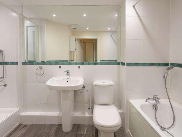 Flat for sale in The Slade, Oxfordshire
