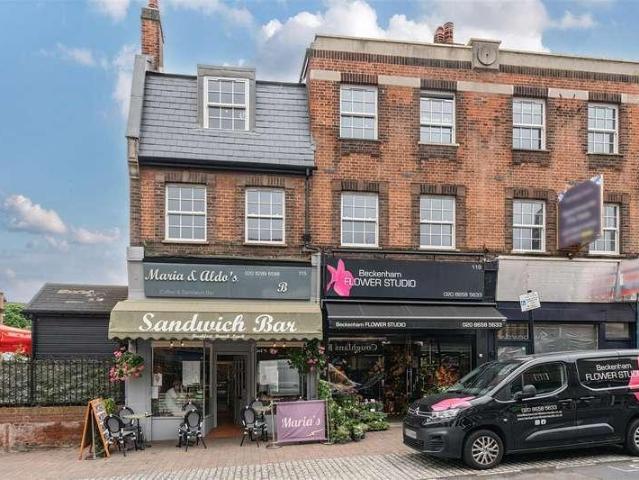 Flat for sale in Beckenham, Greater London