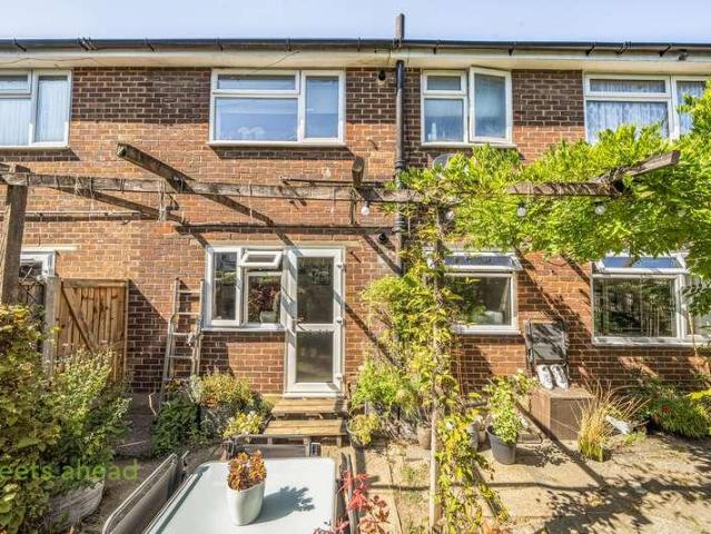 Flat for sale in London Borough of Croydon, Greater London