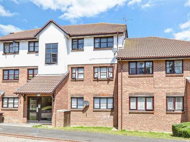 Flat for sale in Worcester Park Estate, Monks Orchard