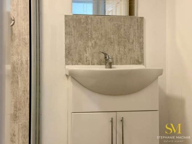 Flat for sale in Ainsdale, Sefton