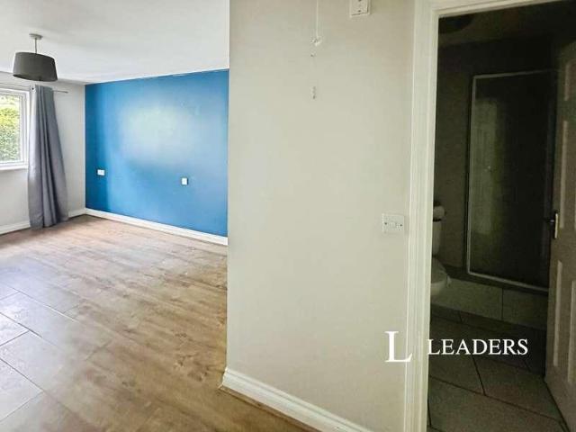 Flat for sale in Hill, City Of Southampton