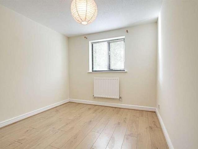 Flat for sale in Pouchen End, Hertfordshire
