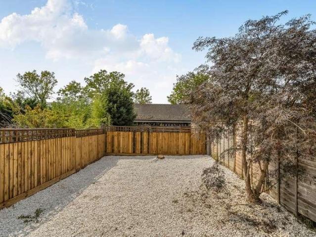 Flat for sale in Northwood, Greater London