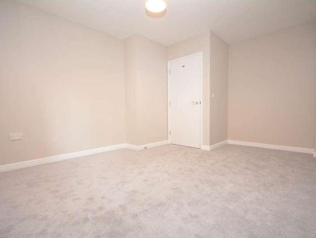 Flat for sale in Waterside, Chesham