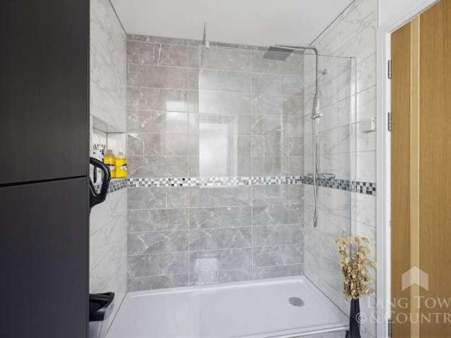 Flat for sale in Hartley, Mount Wise