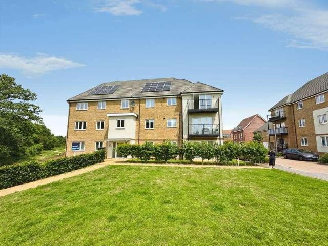 Flat for sale in Binfield
