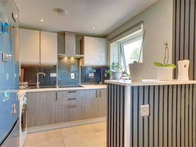 Flat for sale in East Tilbury, Essex
