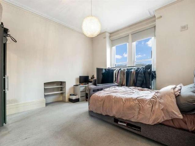 Flat for sale in Beckenham, Greater London