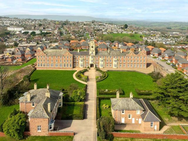 Flat for sale in Caerleon, Wales