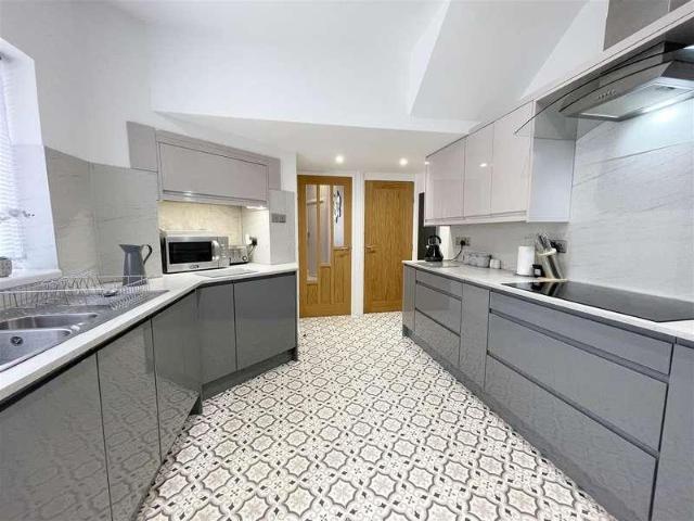 Flat for sale in South Cliff, Kepwick