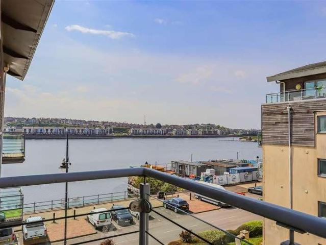 Flat for sale in Barry Island, Barry