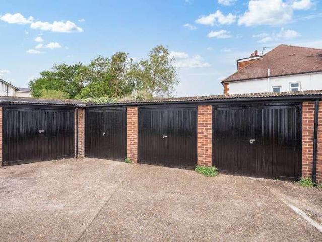 Flat for sale in Royal Borough of Kingston upon Thames, Greater London