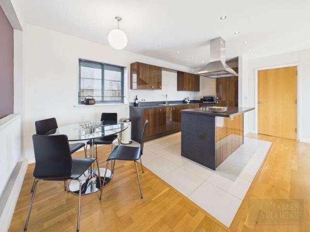 Flat for sale in Knighton, Old Wharf