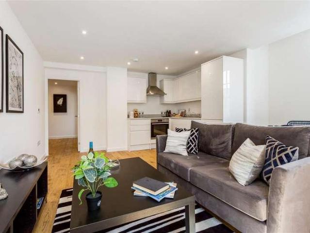 Flat for sale in Chichester, Littlecote