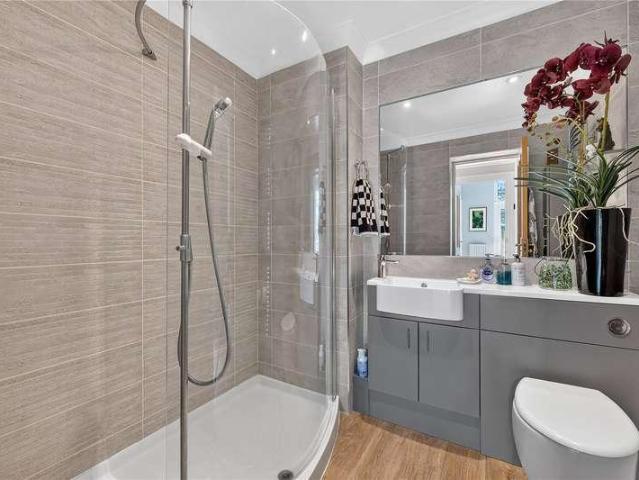 Flat for sale in Woking, Surrey