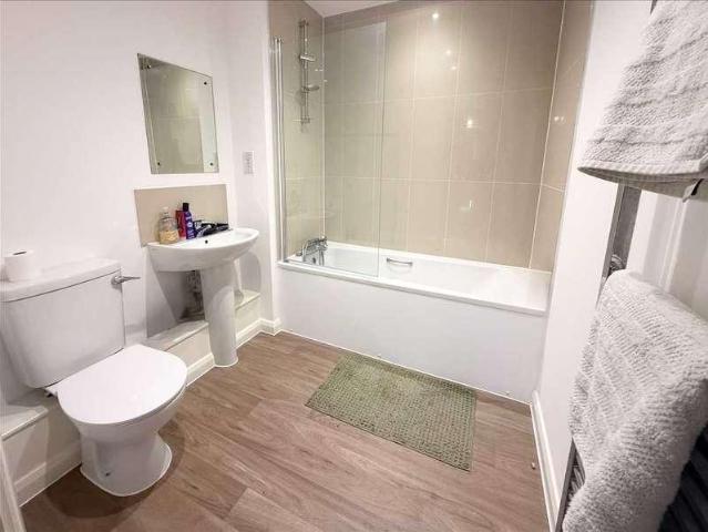 Flat for sale in Alton Barnes, Essex