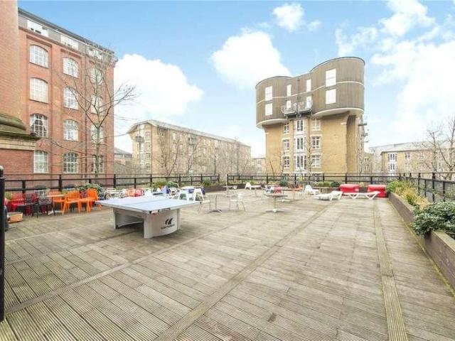 Flat for sale in Old Ford, Bow